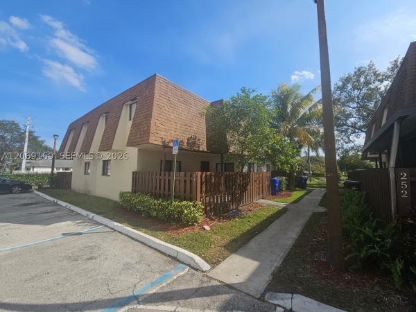 Le Clos Townhomes, 253 San Remo Blvd, North Lauderdale, Florida 33068, image 1