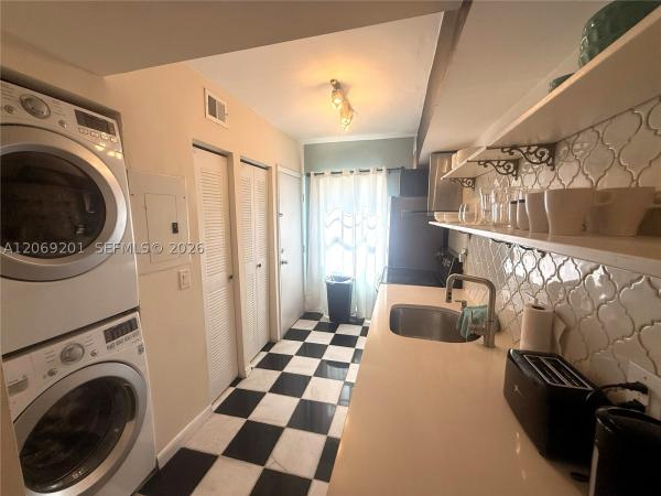 Jefferson Court, 915 8th St #102, Miami Beach, Florida 33139, image 1