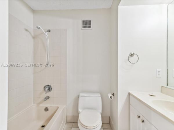 390 NW 86th Pl #201, Unincorporated Dade County, Florida 33126, image 2