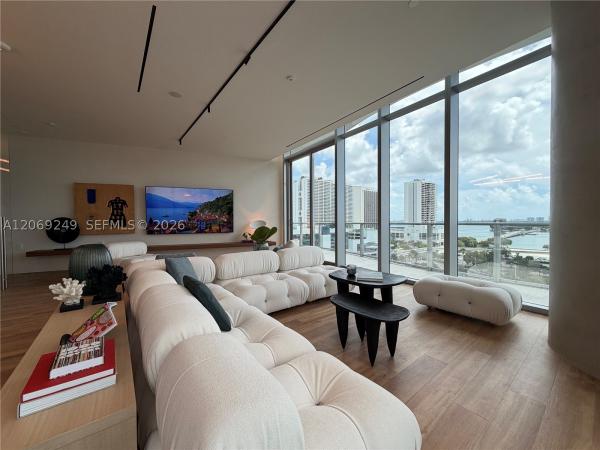 1400 Biscayne Blvd #1807, Miami, Florida 33132, image 3