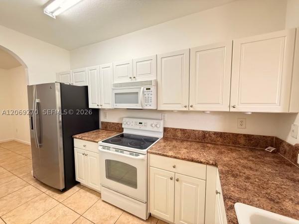 Fiji, 230 SE 29th Ave #12, Homestead, Florida 33033, image 3