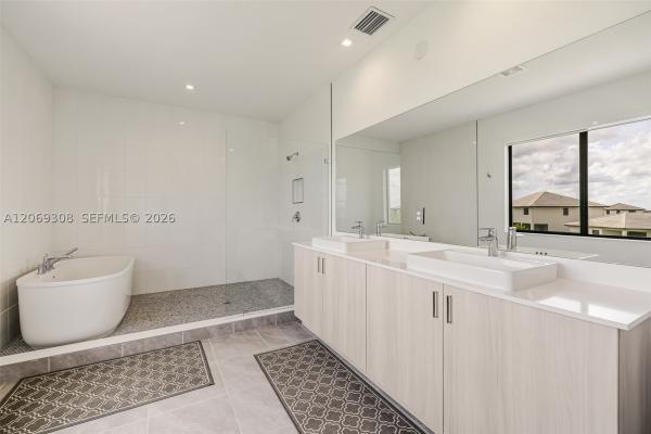 5206 Karlia Dr, Naples, Florida 34142, image 1