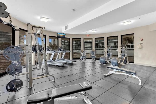 Waterview 2, 20515 E Country Club Dr #1749, Aventura, Florida 33180, image 2