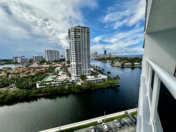 Waterview 2, 20515 E Country Club Dr #1749, Aventura, Florida 33180, image 1