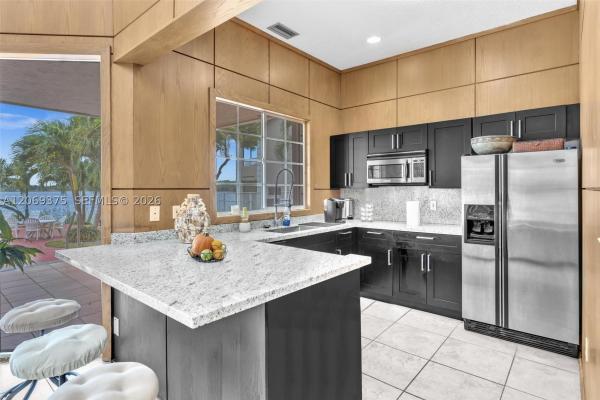 LakeView Club, 2850 N Oakland Forest Dr #208, Oakland Park, Florida 33309, image 3