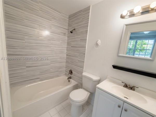 Banyan Oakridge, 3152 SW 49th St #126, Dania Beach, Florida 33312, image 1