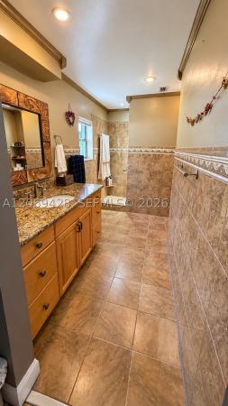 Homestead Lakes Tennessee East, 1676 S Goldeneye Ln, Homestead, Florida 33035, image 2