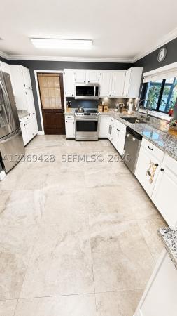 Homestead Lakes Tennessee East, 1676 S Goldeneye Ln, Homestead, Florida 33035, image 3