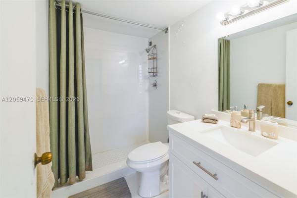 The Pavilion, 5601 Collins Ave #512, Miami Beach, Florida 33140, image 2