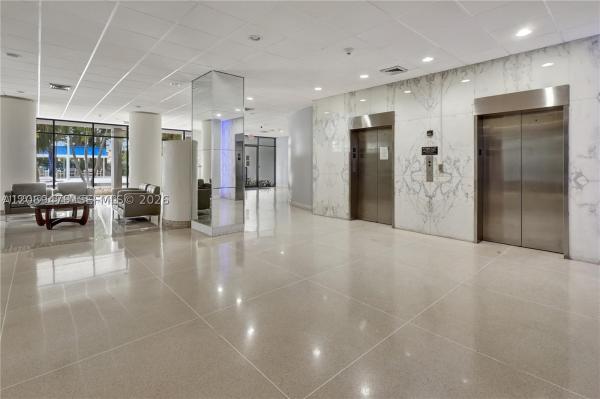 Bonavida, 20100 W Country Club Dr #1003, Aventura, Florida 33180, image 2