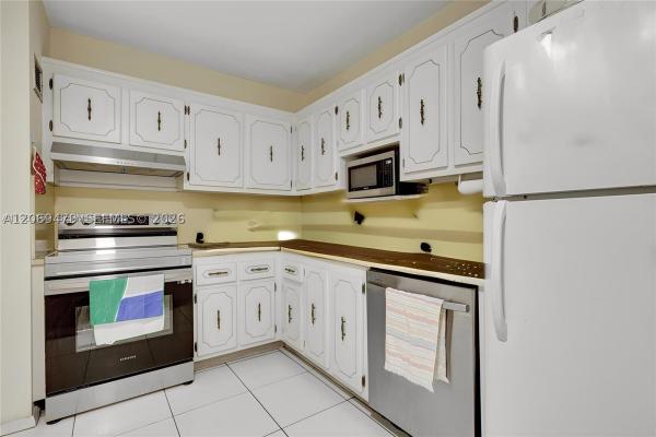 Bonavida, 20100 W Country Club Dr #1003, Aventura, Florida 33180, image 3