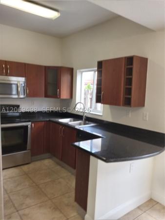 7427 NW 181st Ter, Hialeah, Florida 33015, image 2