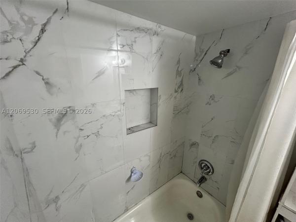 Oak Tree Garden, 815 SW 30th St #J, Fort Lauderdale, Florida 33315, image 1