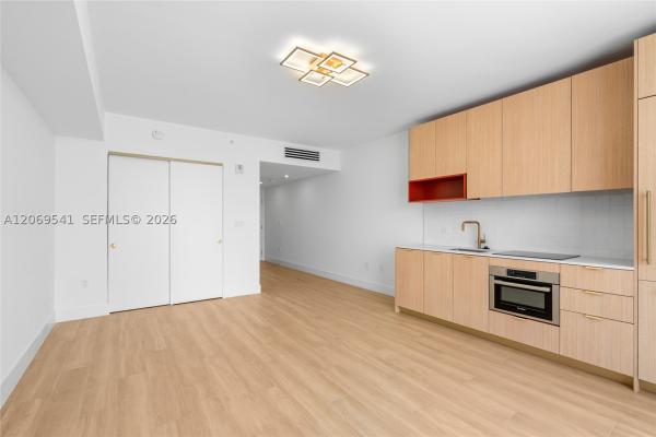 90 NE 32 #621, Miami, Florida 33127, image 2