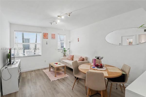 Ohio, 1550 Drexel Ave #103, Miami Beach, Florida 33139, image 2