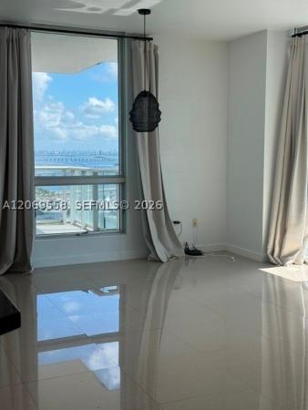 Met 1, 300 S Biscayne Blvd #T-2416, Miami, Florida 33131, image 2