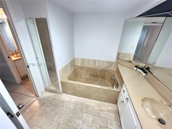 The Grand, 1717 N Bayshore Dr #A-1450, Miami, Florida 33132, image 1