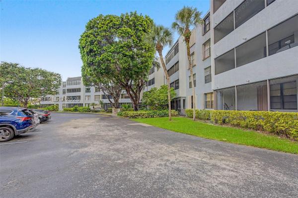 10852 SW 88th St #314, Unincorporated Dade County, Florida 33176, image 1