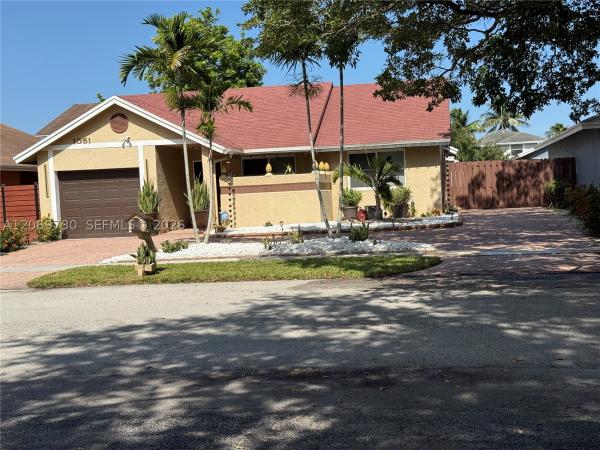 Lakeside Key, 1051 SW 99th Ave, Pembroke Pines, Florida 33025, image 3