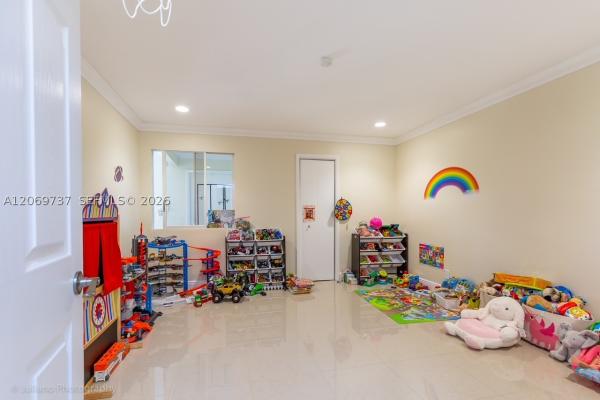 Golden Isles Estates, 437 Holiday Dr, Hallandale Beach, Florida 33009, image 3