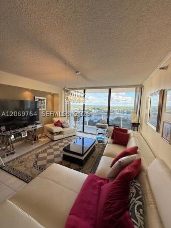 Waterview 1, 20505 E Country Club Dr #1036, Aventura, Florida 33180, image 3