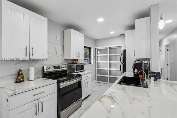 Boulevard Heights, 1421 N 68th Ter, Hollywood, Florida 33024, image 2
