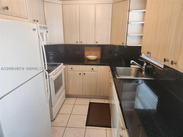 Tilford, 524 Tilford X, Deerfield Beach, Florida 33442, image 3