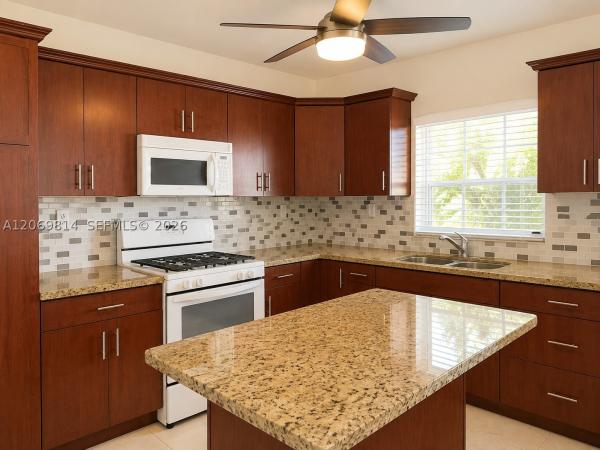 325 NE 108th St, Unincorporated Dade County, Florida 33161, image 3