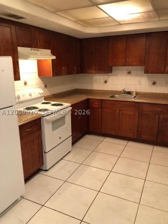 Samari Lake East, 10090 NW 80th Ct #1239, Hialeah Gardens, Florida 33016, image 2