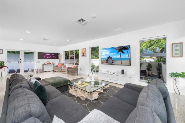 1019 NE 87th St, Unincorporated Dade County, Florida 33138, image 2
