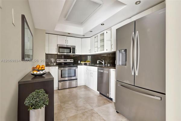 Bonavida, 20100 W Country Club Dr #204, Aventura, Florida 33180, image 3