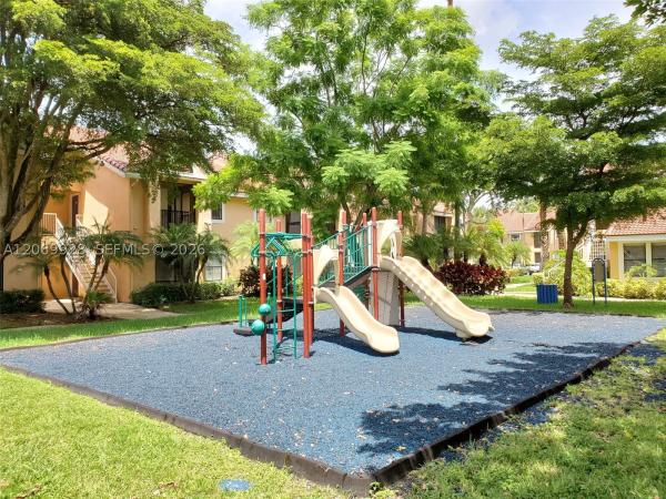 15591 SW 105th Ter #512, Unincorporated Dade County, Florida 33196, image 2