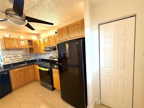 1660 NE 191st St #406-1, Unincorporated Dade County, Florida 33179, image 1