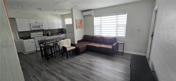 1130 NE 111th St, Unincorporated Dade County, Florida 33161, image 1