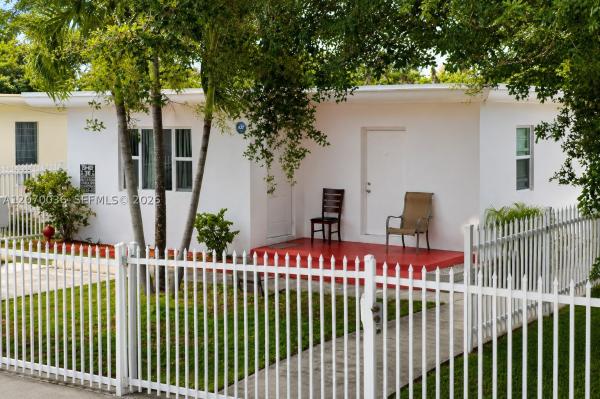 1130 NE 111th St, Unincorporated Dade County, Florida 33161, image 1