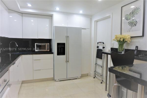 Cape Florida Club, 210 Sea View Dr #308, Key Biscayne, Florida 33149, image 2