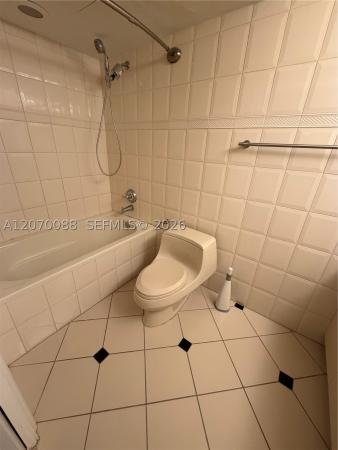 Keystone Bay, 2640 NE 135th St #202, North Miami, Florida 33181, image 1