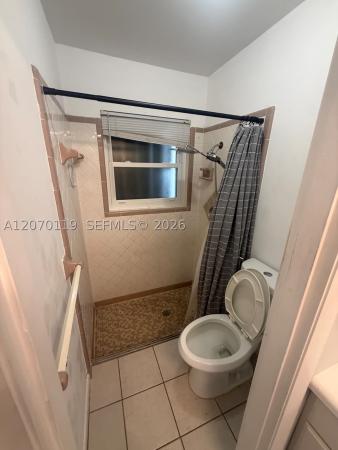 129 E Lake Dr, Lehigh Acres, Florida 33936, image 2