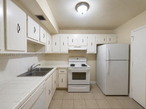 Royal Point, 3700 NW 21st St #206, Lauderdale Lakes, Florida 33311, image 3