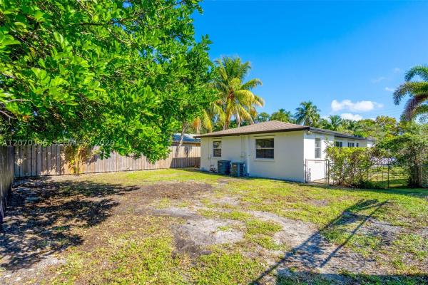 Hallandale Beach No HOA, 124 SE 2nd Ter #1-2, Hallandale Beach, Florida 33009, image 2