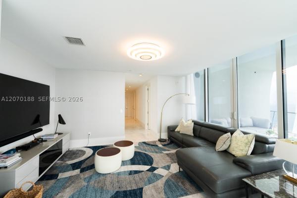 Jade Signature, 16901 E Collins Ave #4201, Sunny Isles Beach, Florida 33160, image 3