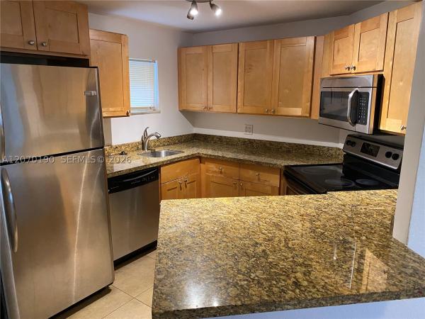 Las Vistas At Doral, 8245 Lake Dr #101, Doral, Florida 33166, image 2