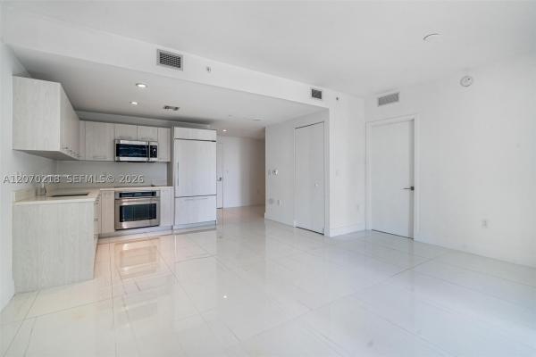Brickell Heights East, 45 SW 9th St #2002, Miami, Florida 33130, image 2