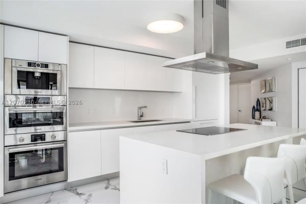 Parque Towers, 330 Sunny Isles Blvd #5-1102, Sunny Isles Beach, Florida 33160, image 2