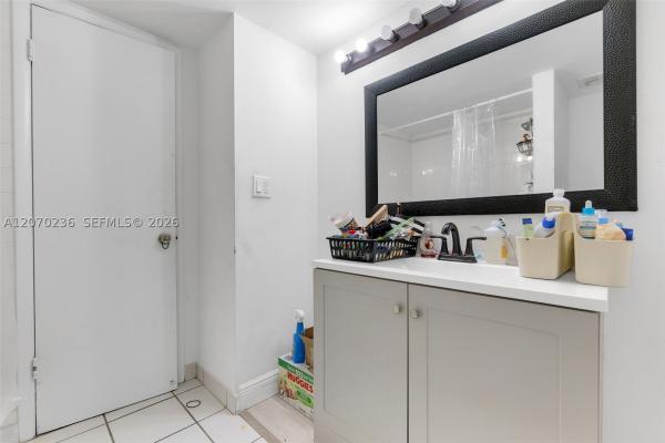 Newport, 505 S Pine Island Rd #207B, Plantation, Florida 33324, image 2