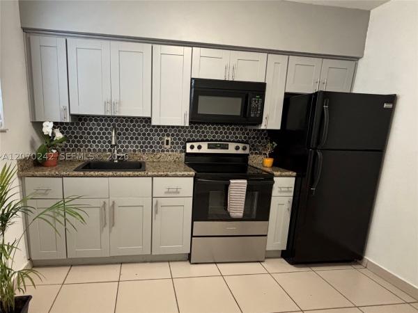 The Pines, 2980 SW 25th St #1, Miami, Florida 33133, image 2