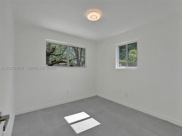 2380 NE 184th Ter, North Miami Beach, Florida 33160, image 2