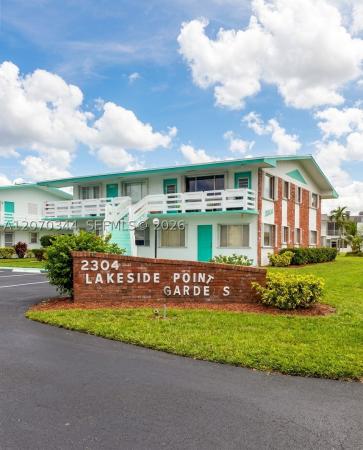 2304 Lake Osborne Dr #21, Lake Worth Beach, Florida 33461, image 2
