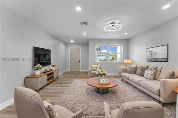Pine Manor, 425 NW 17th St, Homestead, Florida 33030, image 1
