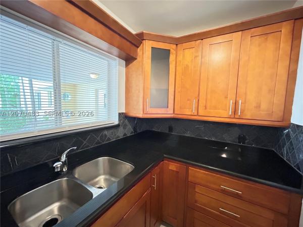 Fairgreen, 2880 Pine Tree Dr #7, Miami Beach, Florida 33140, image 2